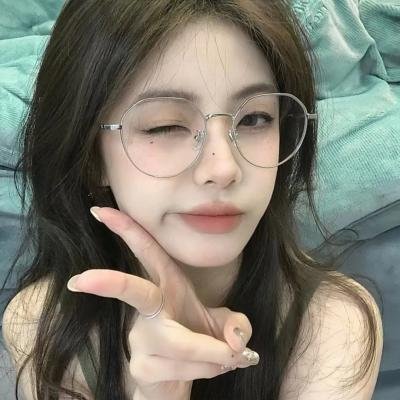 男人与婴儿