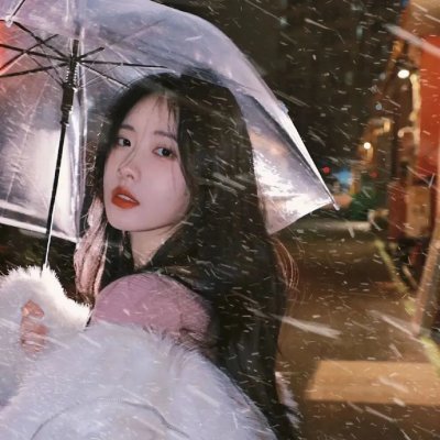 拿针的女孩